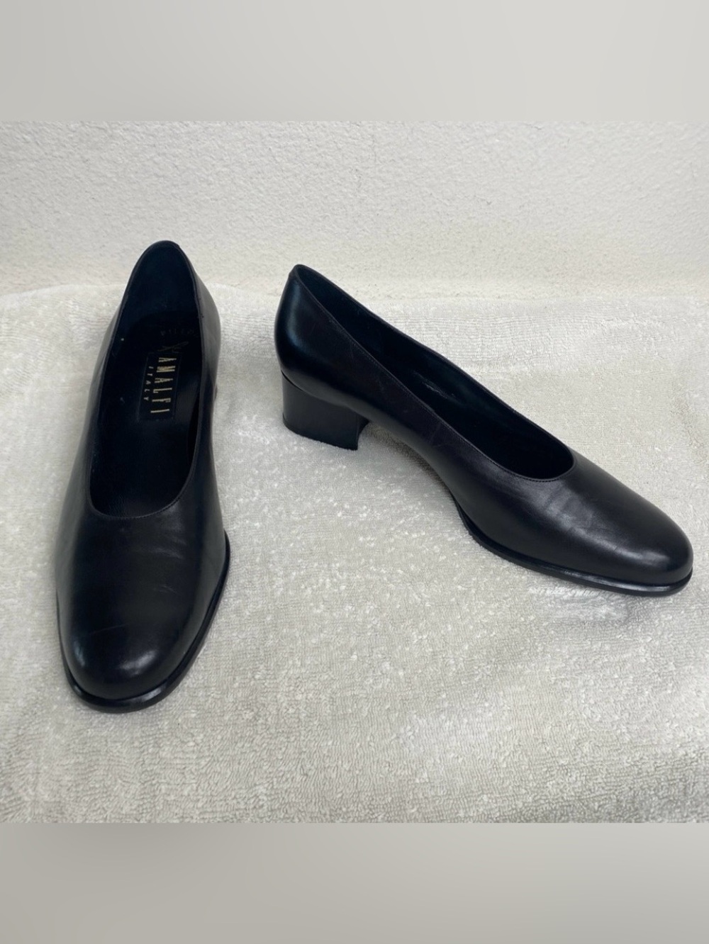 Amalfi Italy Womens Black Leather Heel Pumps Size 11 B Classic Preppy Minimalist